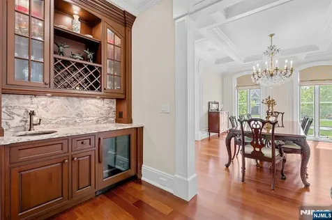 1 Sandstone Ridge Upper Saddle River NJ 07458