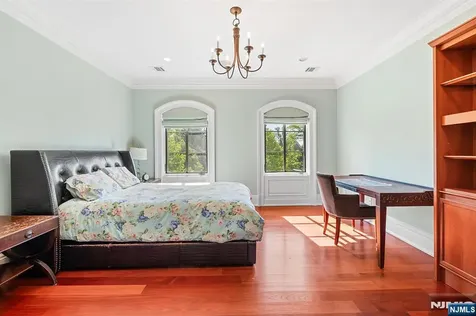 1 Sandstone Ridge Upper Saddle River NJ 07458