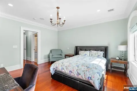 1 Sandstone Ridge Upper Saddle River NJ 07458