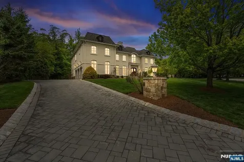 1 Sandstone Ridge Upper Saddle River NJ 07458