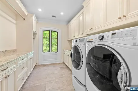 1 Sandstone Ridge Upper Saddle River NJ 07458