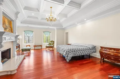1 Sandstone Ridge Upper Saddle River NJ 07458