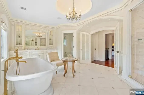 1 Sandstone Ridge Upper Saddle River NJ 07458