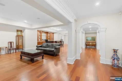 1 Sandstone Ridge Upper Saddle River NJ 07458