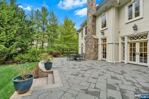 1 Sandstone Ridge Upper Saddle River NJ 07458