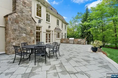 1 Sandstone Ridge Upper Saddle River NJ 07458