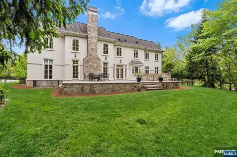 1 Sandstone Ridge Upper Saddle River NJ 07458