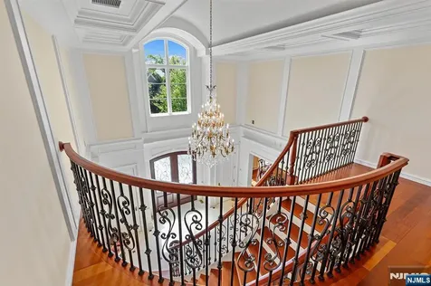 1 Sandstone Ridge Upper Saddle River NJ 07458