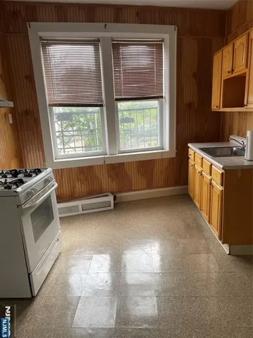 430 Lexington Avenue Clifton NJ 07011