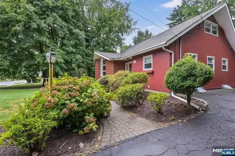 135 Elmwood Avenue Ho-ho-kus NJ 07423