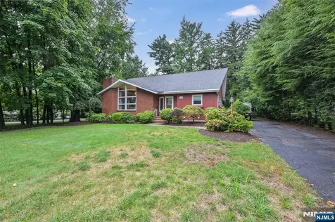 135 Elmwood Avenue Ho-ho-kus NJ 07423