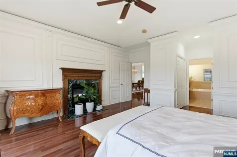 19 Rockhall Court Hamburg NJ 07419