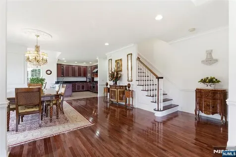 19 Rockhall Court Hamburg NJ 07419