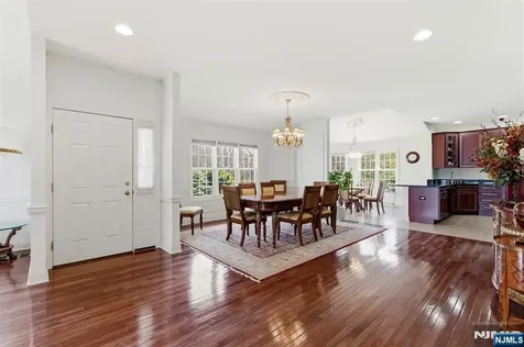 19 Rockhall Court Hamburg NJ 07419
