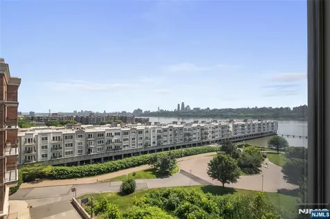 6408 City Place Edgewater NJ 07020