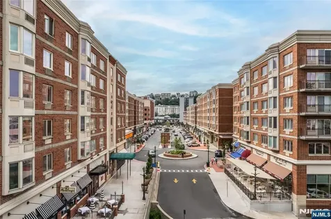 6408 City Place Edgewater NJ 07020