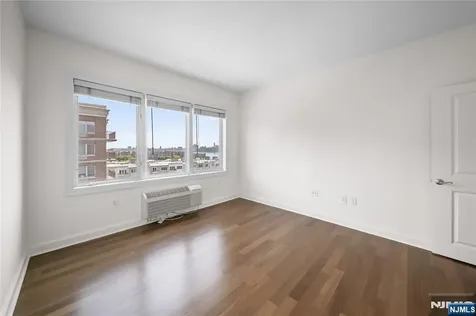 6408 City Place Edgewater NJ 07020