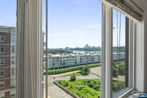 6408 City Place Edgewater NJ 07020