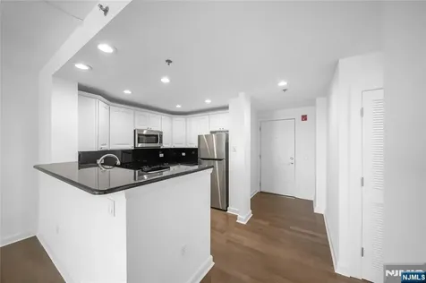 6408 City Place Edgewater NJ 07020