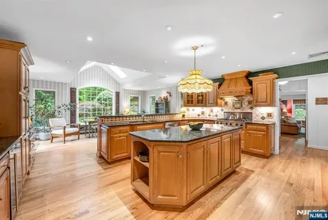 220 Ottowa Lane Franklin Lakes NJ 07417