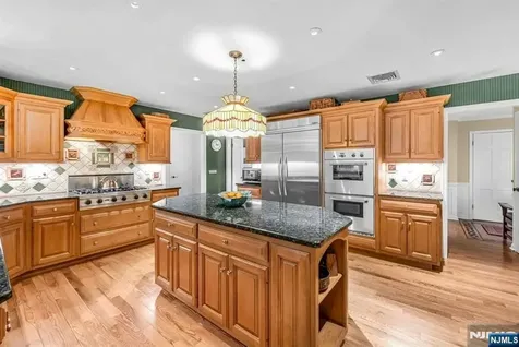 220 Ottowa Lane Franklin Lakes NJ 07417