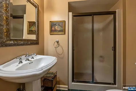 220 Ottowa Lane Franklin Lakes NJ 07417