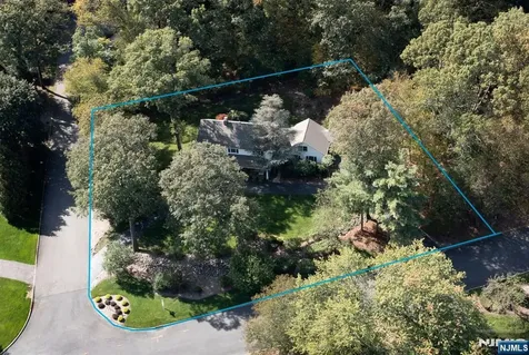 220 Ottowa Lane Franklin Lakes NJ 07417