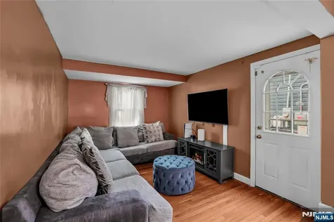 1875 Pilgrim Way Union NJ 07083