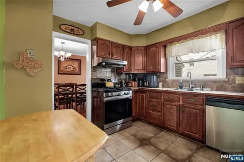 1875 Pilgrim Way Union NJ 07083
