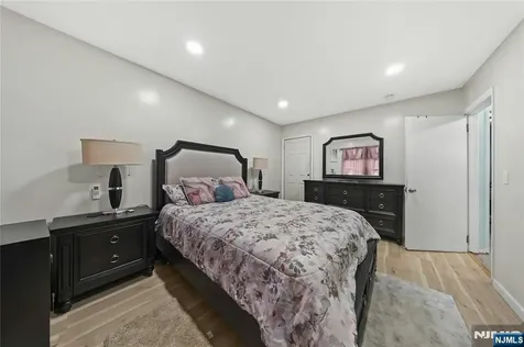 1046-1048 26th Street Paterson NJ 07513