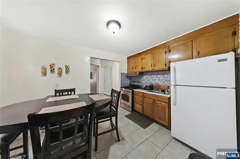 1046-1048 26th Street Paterson NJ 07513