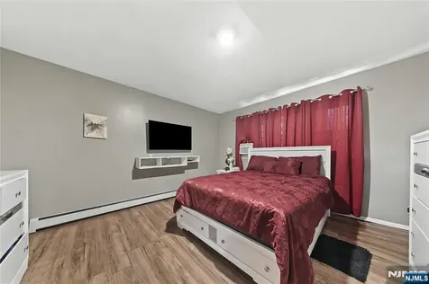 1046-1048 26th Street Paterson NJ 07513