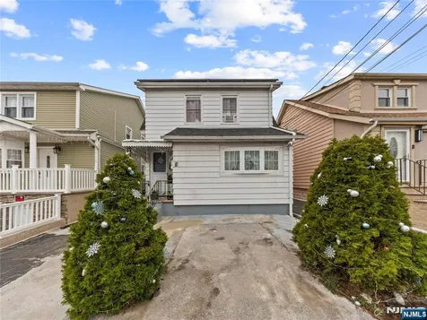 1046-1048 26th Street Paterson NJ 07513