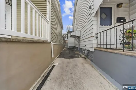 1046-1048 26th Street Paterson NJ 07513