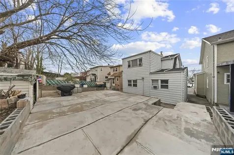 1046-1048 26th Street Paterson NJ 07513