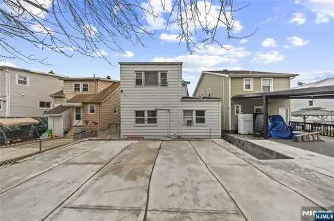 1046-1048 26th Street Paterson NJ 07513