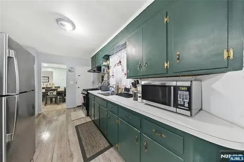 1046-1048 26th Street Paterson NJ 07513