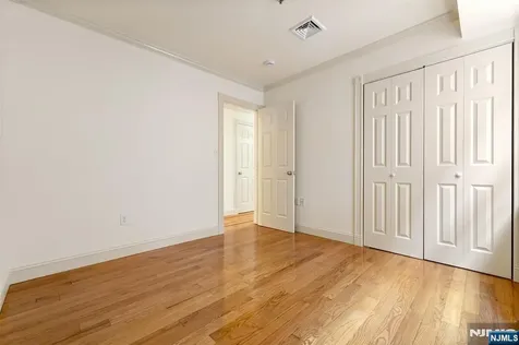 317 11th Street Union City NJ 07087