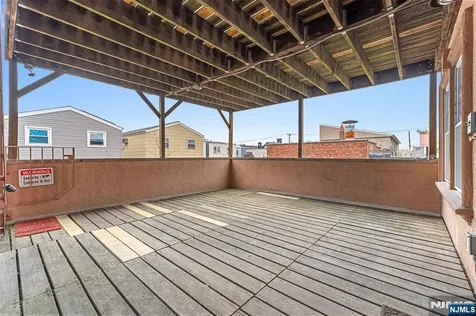 317 11th Street Union City NJ 07087