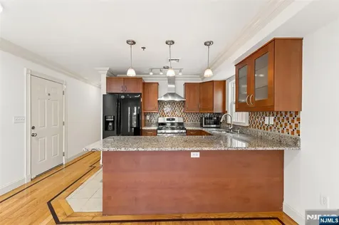 317 11th Street Union City NJ 07087