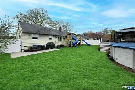 331 Lacey Drive New Milford NJ 07646