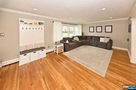 331 Lacey Drive New Milford NJ 07646