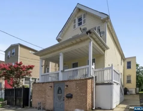 70 Welland Avenue Irvington NJ 07111