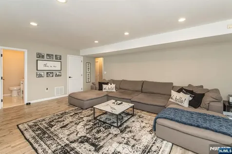 8 Cypress Court Fairfield NJ 07004