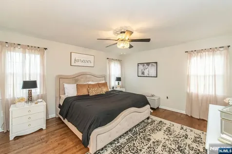 8 Cypress Court Fairfield NJ 07004