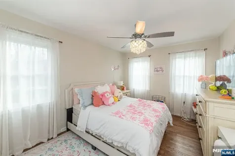 8 Cypress Court Fairfield NJ 07004