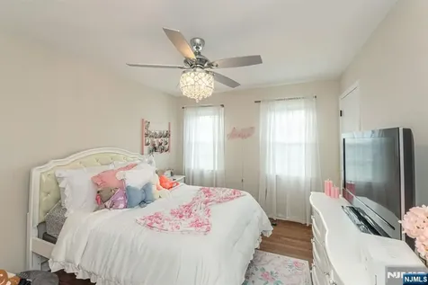 8 Cypress Court Fairfield NJ 07004