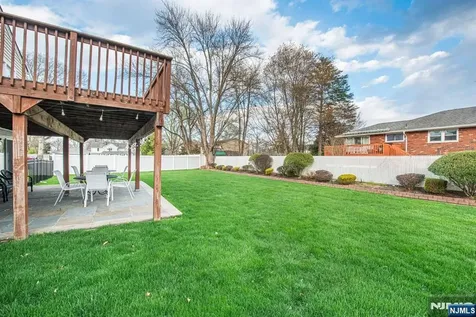 8 Cypress Court Fairfield NJ 07004