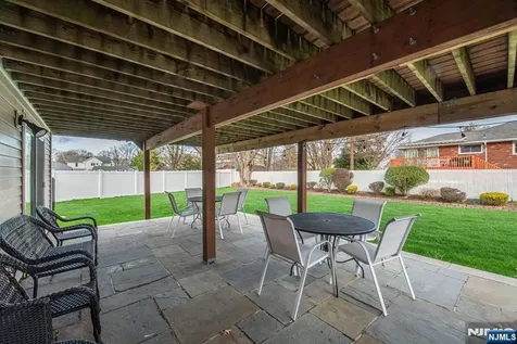 8 Cypress Court Fairfield NJ 07004