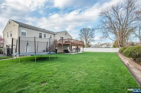8 Cypress Court Fairfield NJ 07004